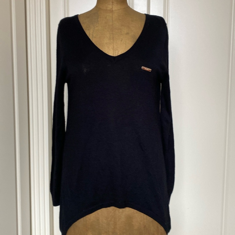 Authentic Missoni light V -Neck long sleeve sweater . Made in Italy.